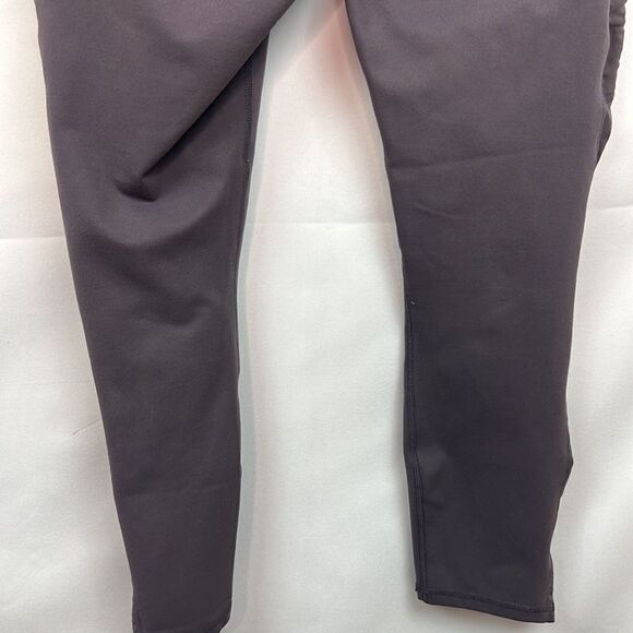 Fabletics Dusty purple mesh accent leggings with pockets EUC - Picture 12 of 14